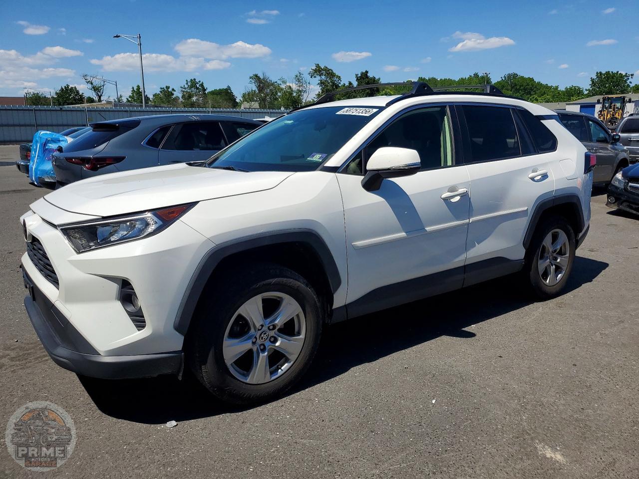 2020 TOYOTA RAV4 — фото 1