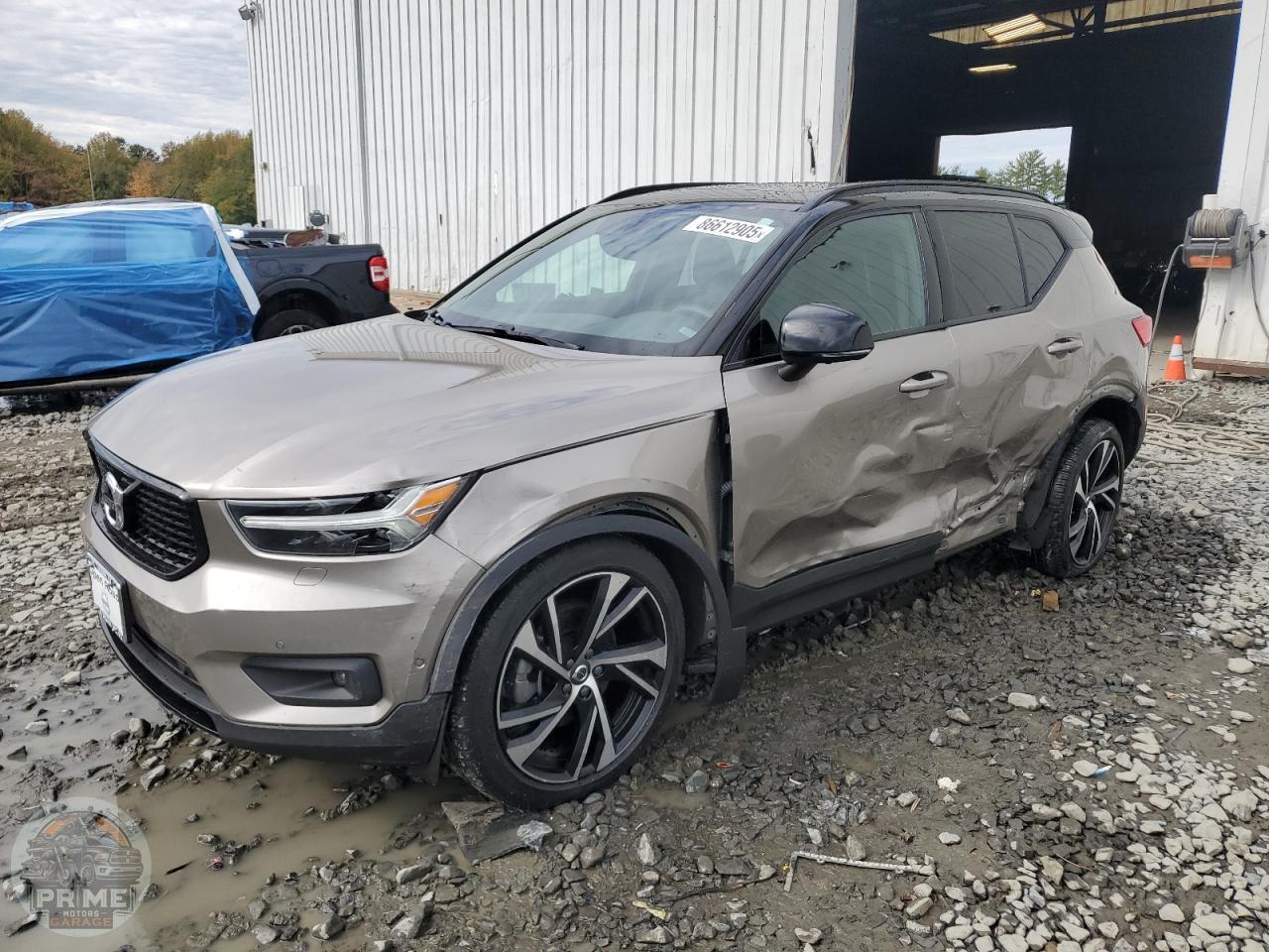 2022 VOLVO XC40 — фото 1
