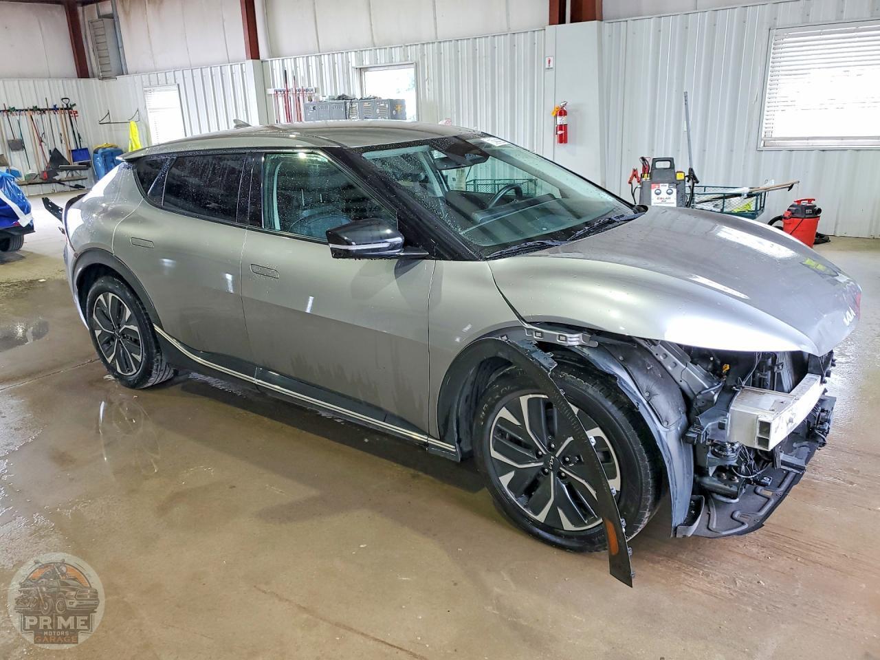 2023 KIA EV6 — фото 4