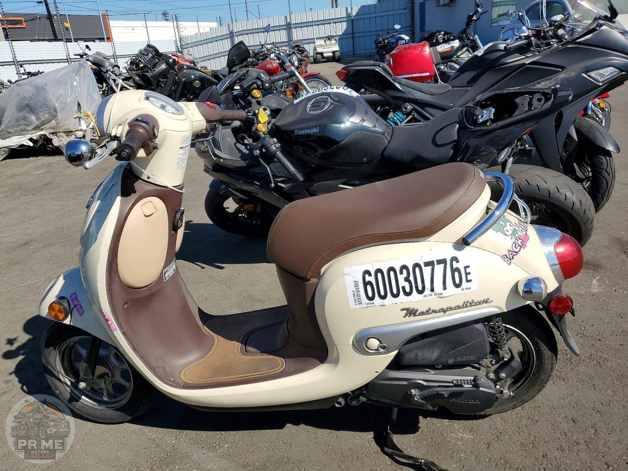 2018 HONDA NCW50 — фото 3