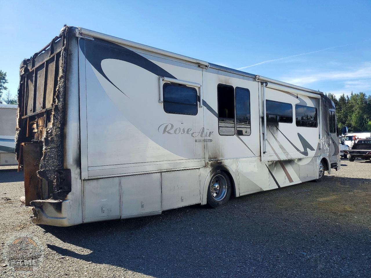 2004 WORKHORSE MOTORHOME — фото 11