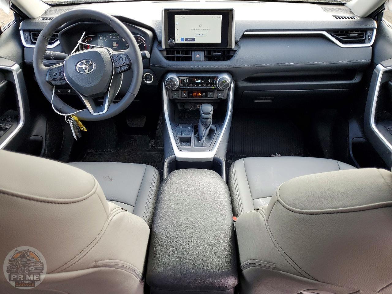 2025 TOYOTA RAV4 — фото 8