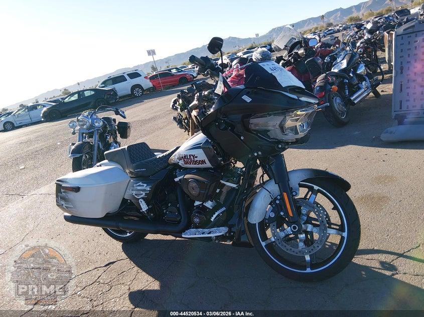 2026 HARLEY-DAVIDSON FLTRX (ROAD GLIDE, ROAD GLIDE CUSTOM) — фото 17
