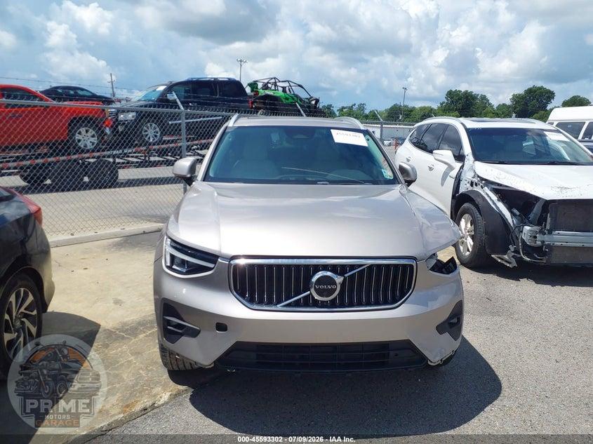 2023 VOLVO XC40 B5 PLUS BRIGHT THEME — фото 12