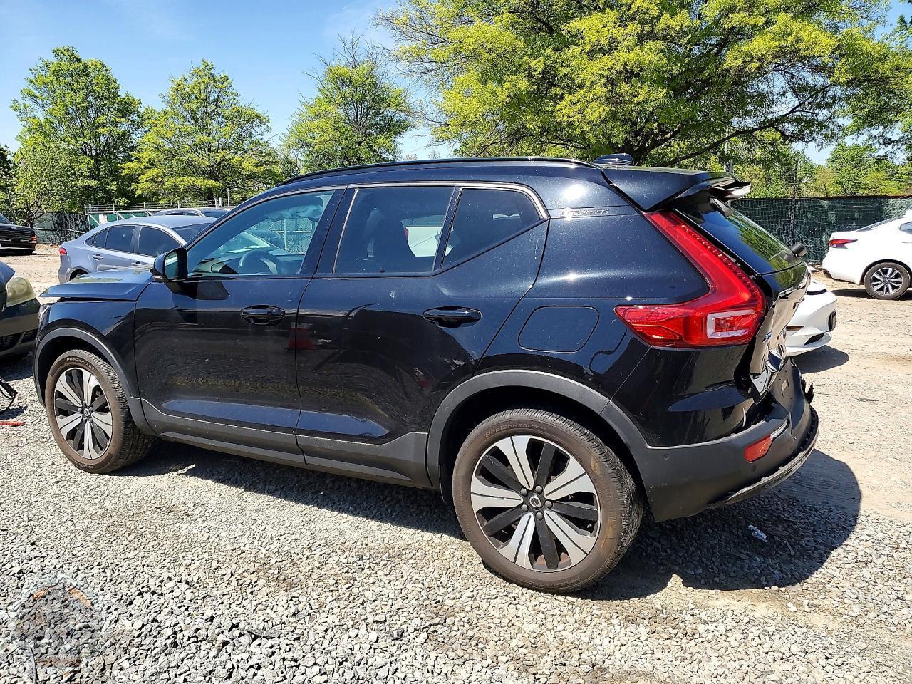 2023 VOLVO XC40 — фото 2