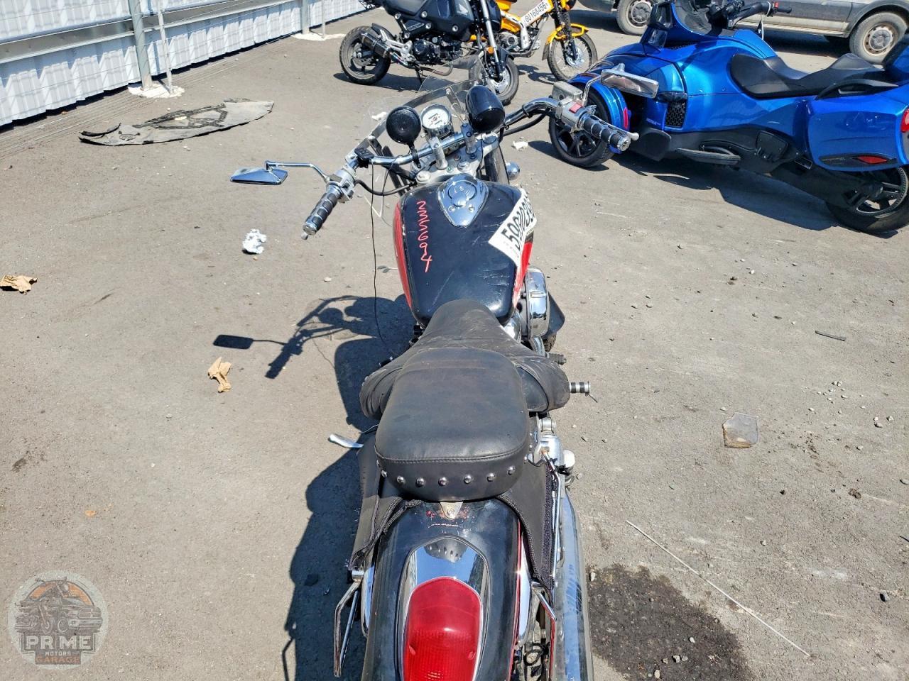 2000 HONDA VT750 — фото 6