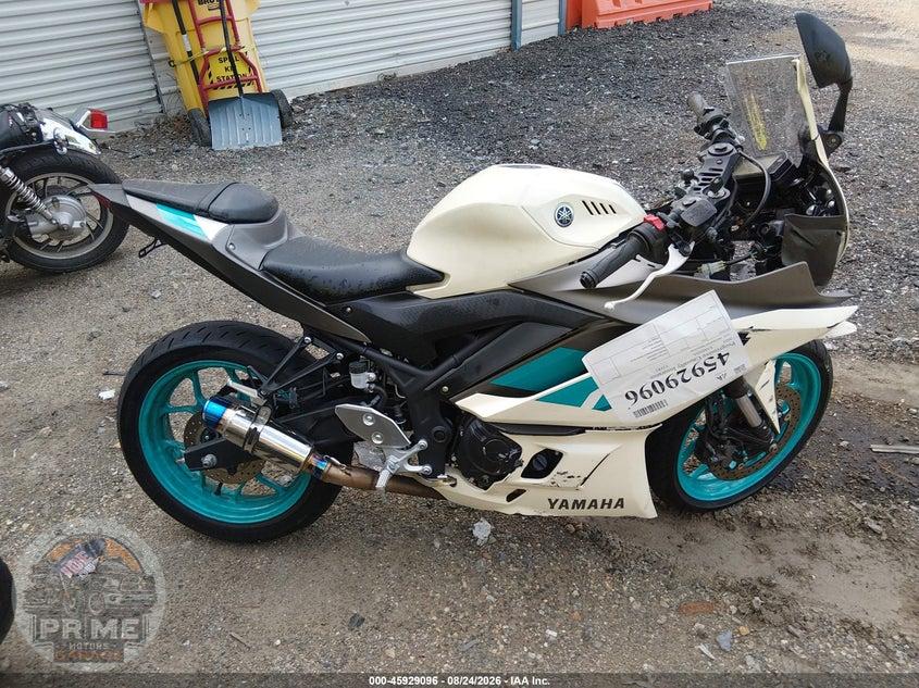 2024 YAMAHA YZFR3 A — фото 12