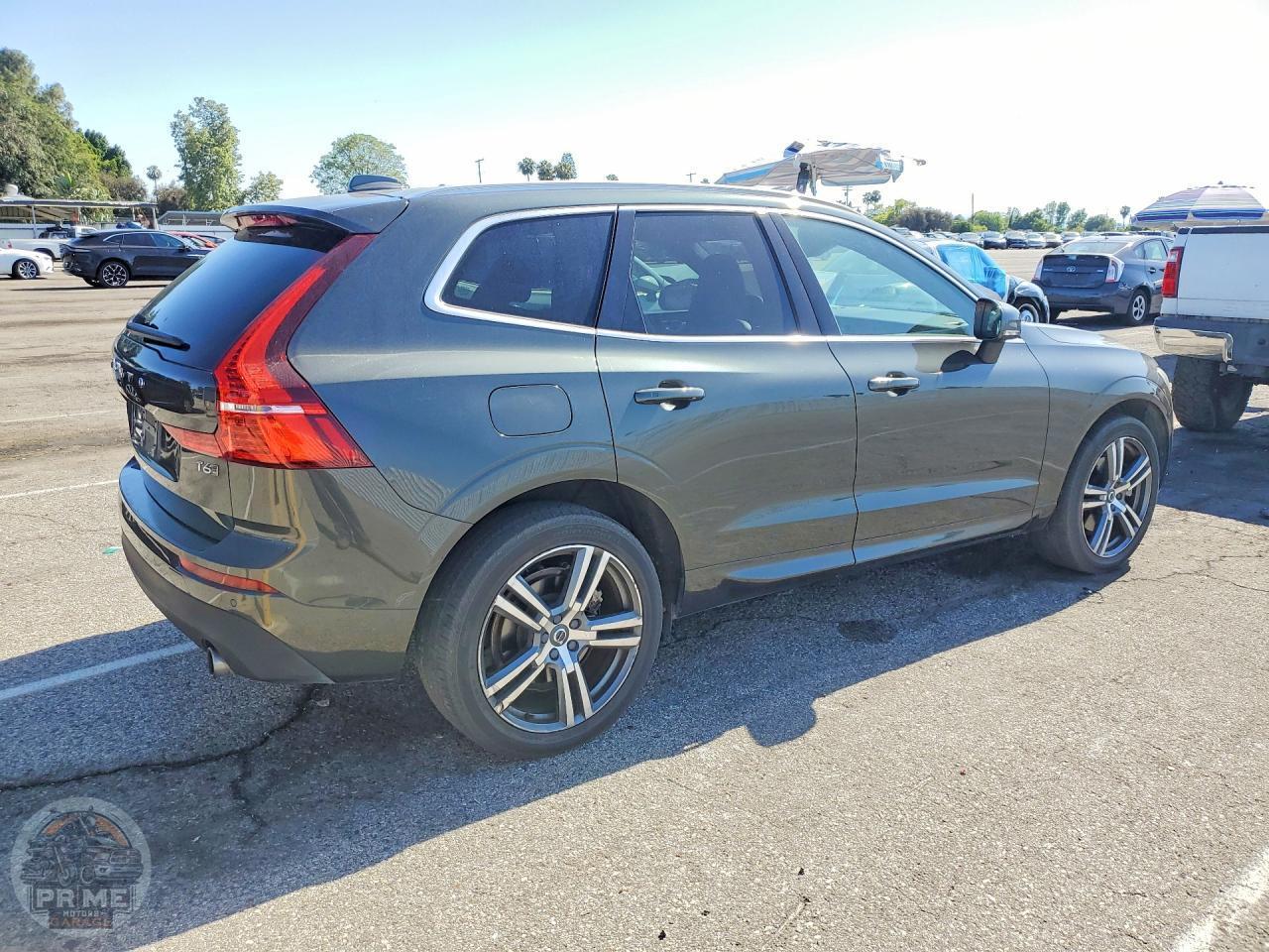 2021 VOLVO XC60 — фото 3