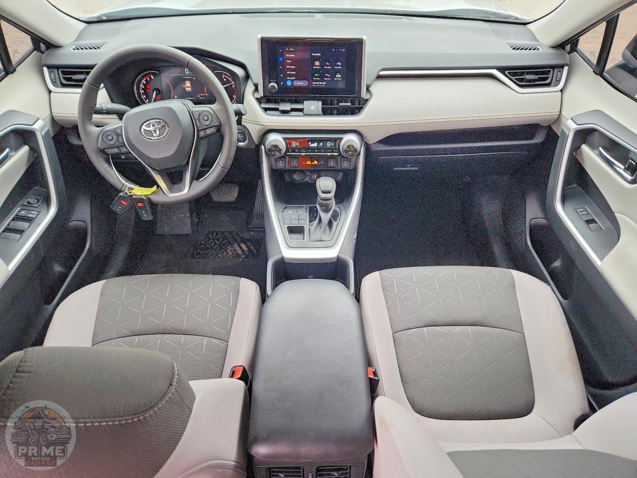 2025 TOYOTA RAV4 — фото 8