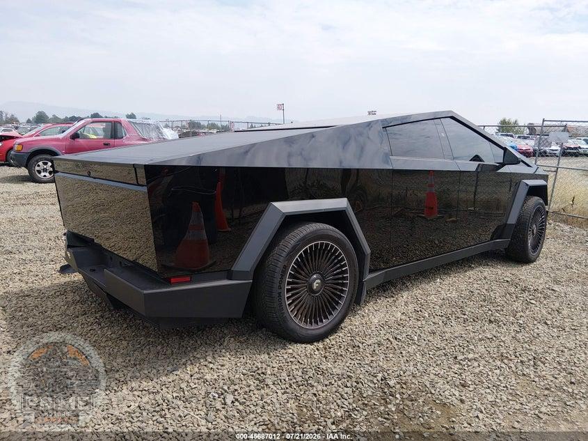 2025 TESLA CYBERTRUCK ALL-WHEEL DRIVE — фото 4