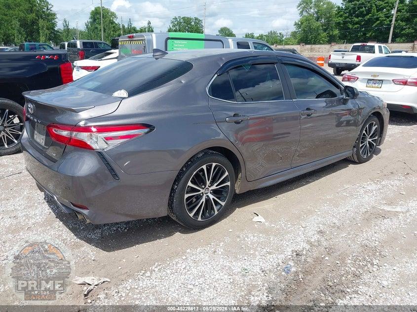 2019 TOYOTA CAMRY SE — фото 4