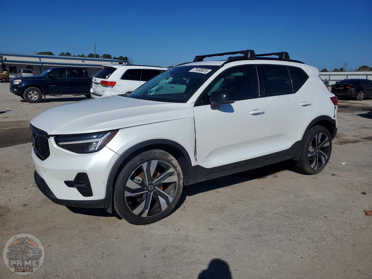 2024 VOLVO XC40 — фото 1