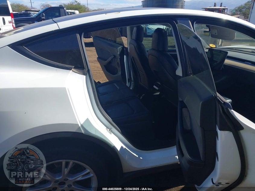 2022 TESLA MODEL Y LONG RANGE DUAL MOTOR ALL-WHEEL DRIVE — фото 8