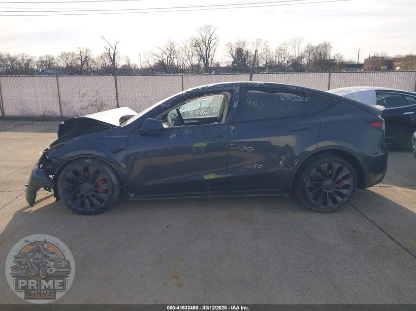 2024 TESLA MODEL Y PERFORMANCE DUAL MOTOR ALL-WHEEL DRIVE — фото 14