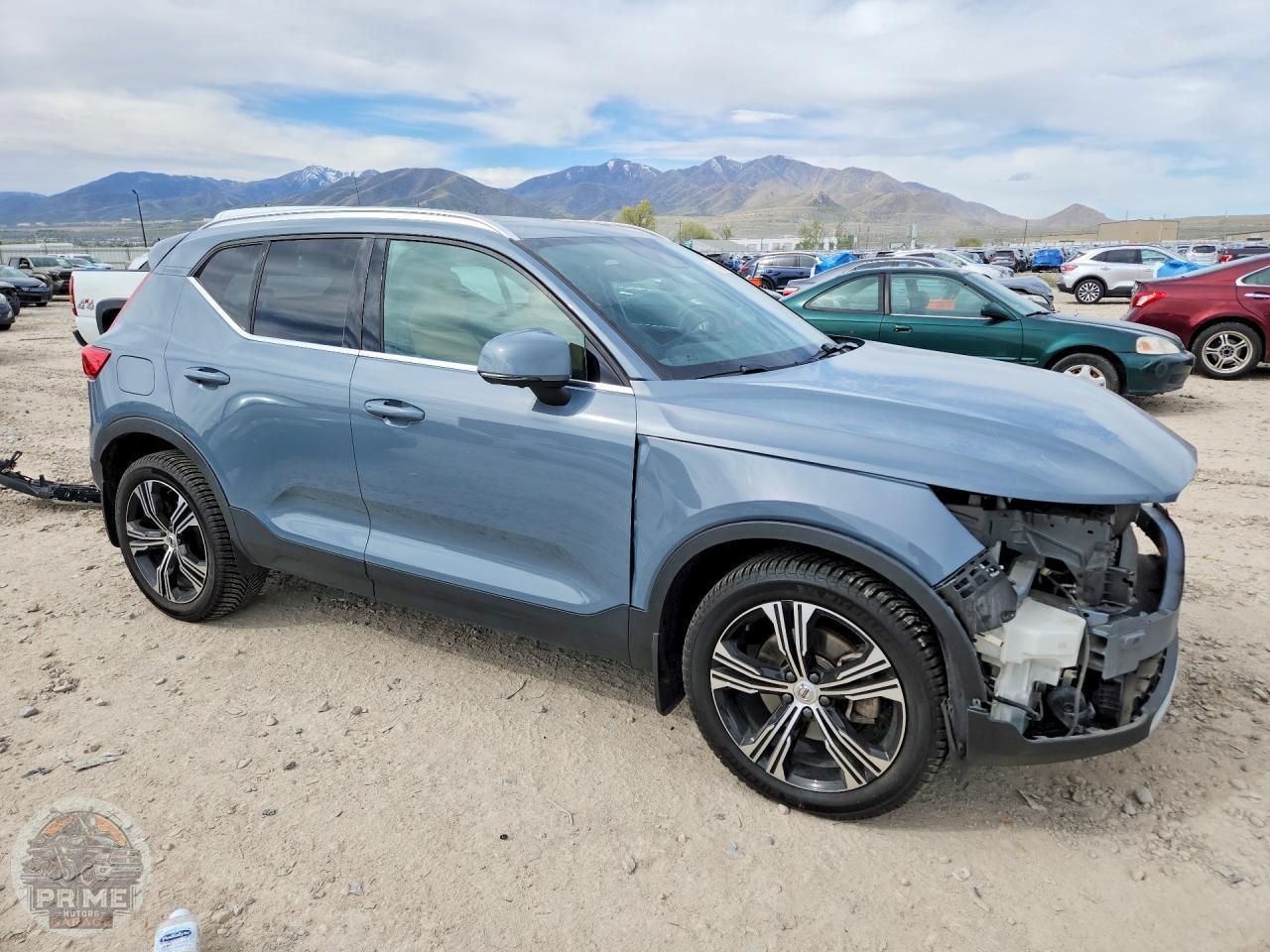 2020 VOLVO XC40 — фото 4