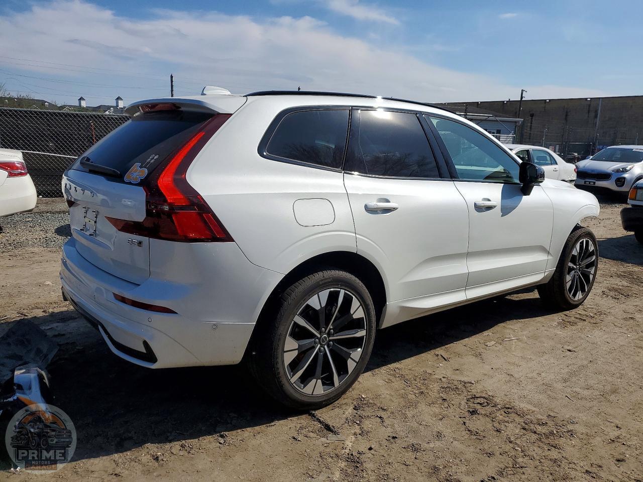 2026 VOLVO XC60 — фото 3