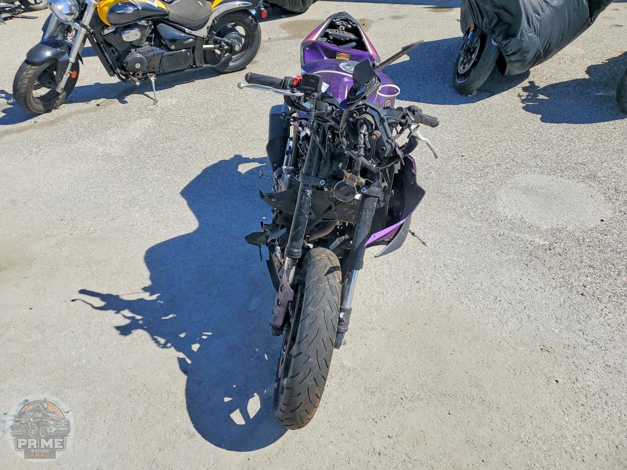 2023 YAMAHA YZFR3 — фото 2