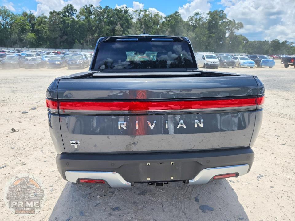2024 RIVIAN R1T — фото 6