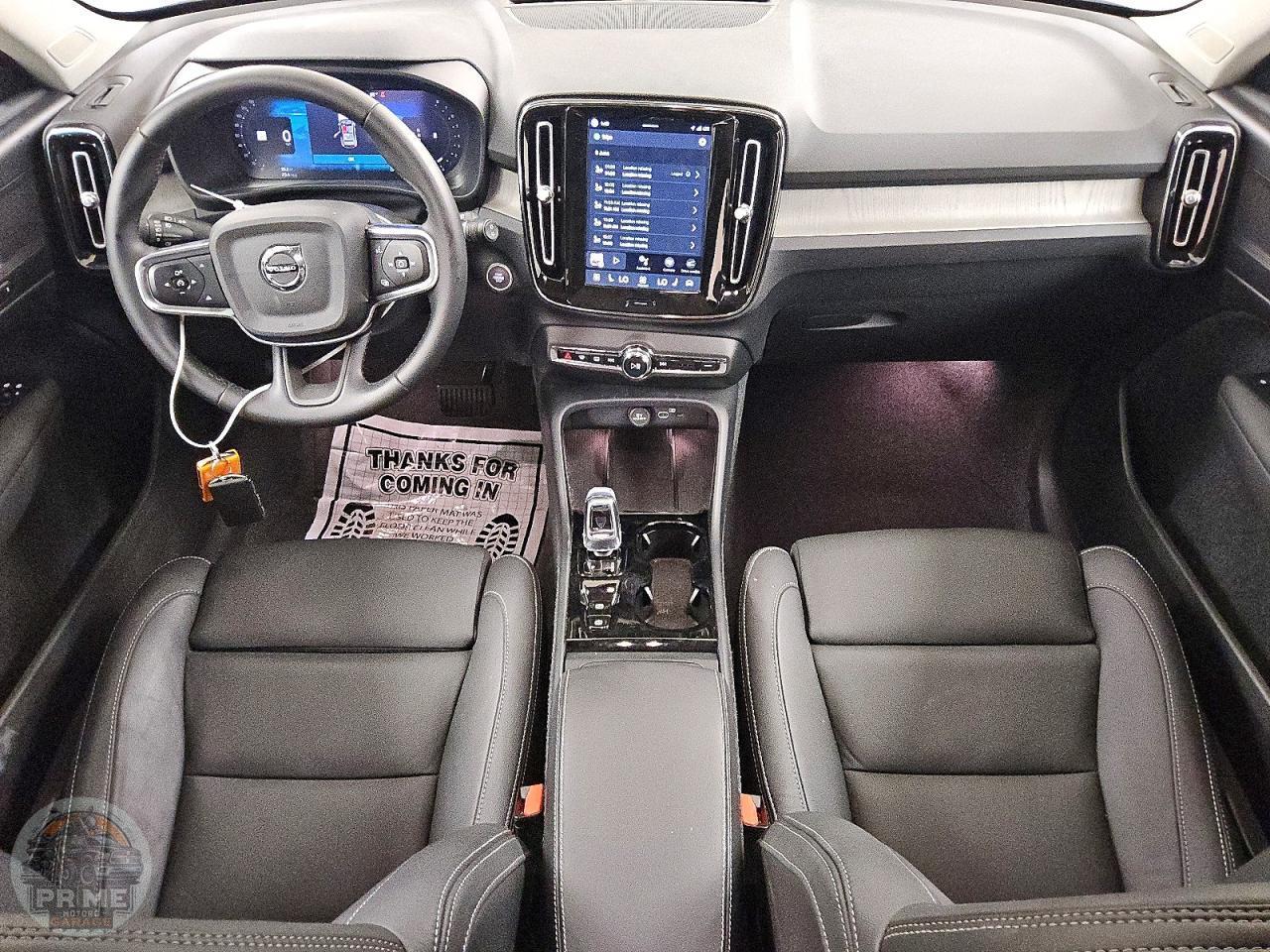 2025 VOLVO XC40 — фото 8