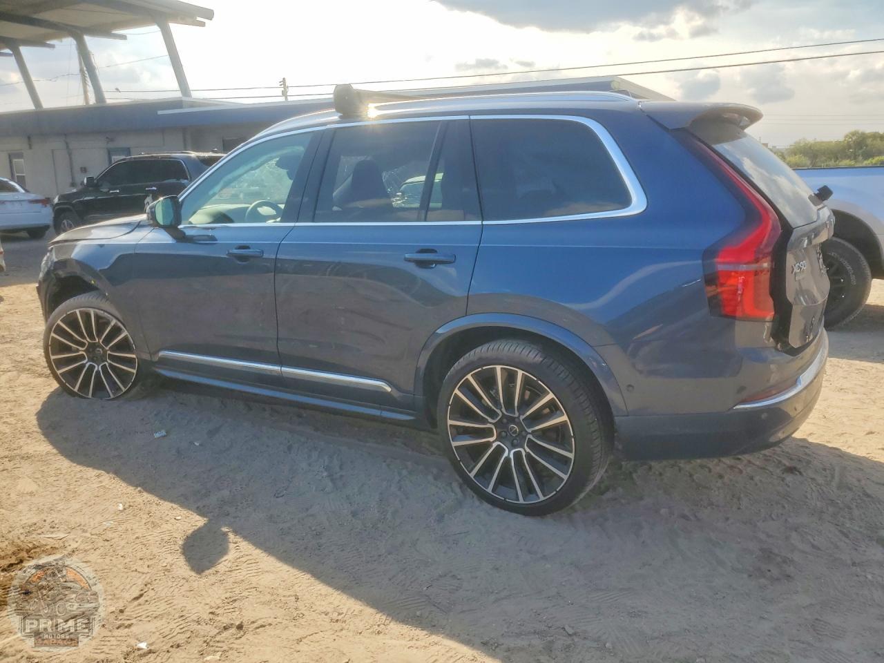 2025 VOLVO XC90 — фото 2