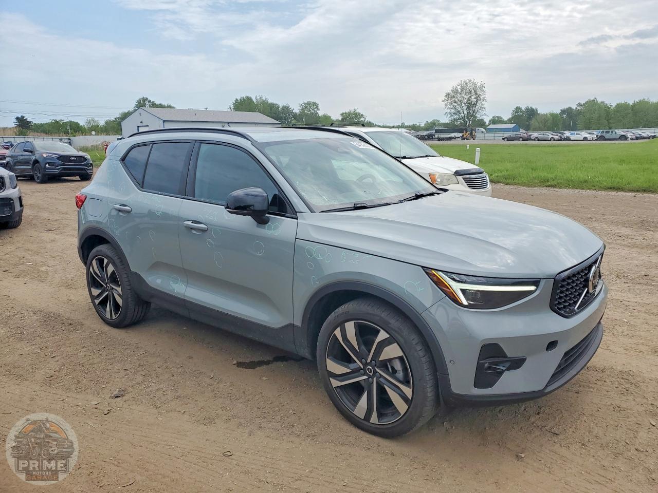 2024 VOLVO XC40 — фото 4