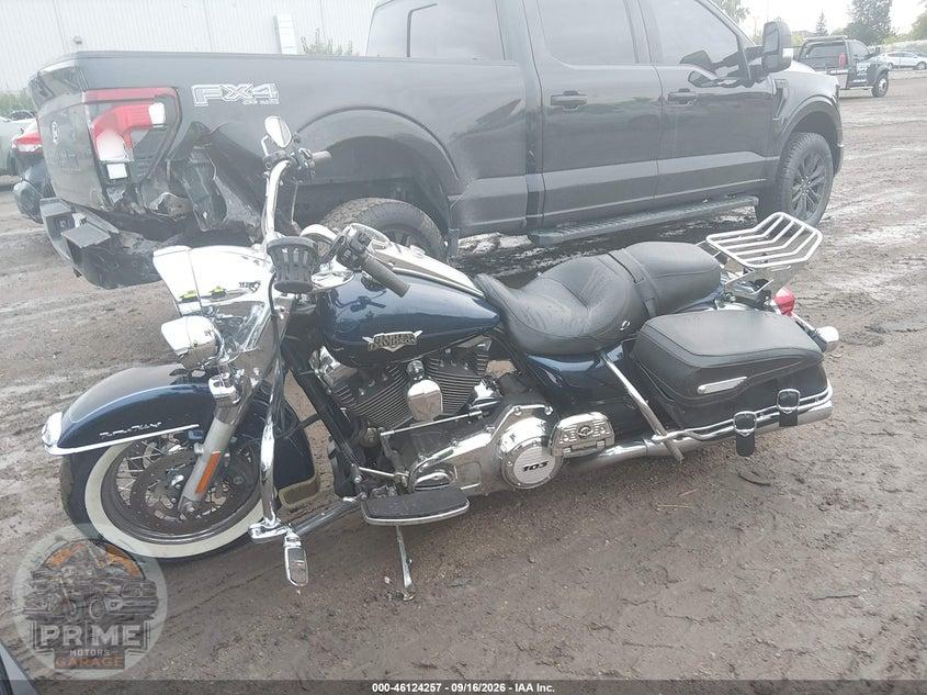 2013 HARLEY-DAVIDSON FLHRC (ROAD KING CLASSIC) ROAD KING CLASSIC — фото 2