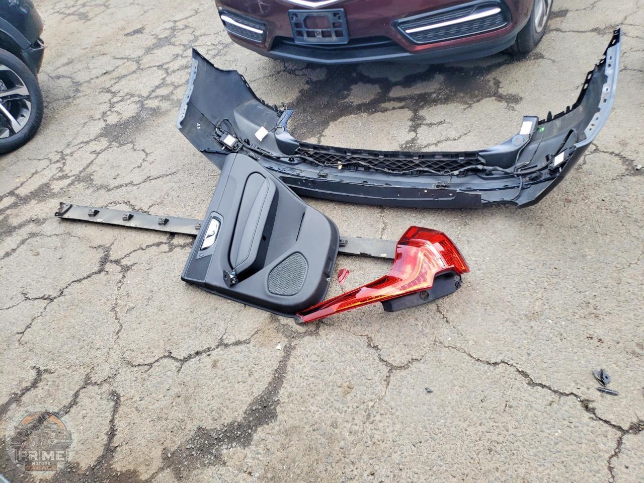 2020 VOLVO XC60 — фото 12
