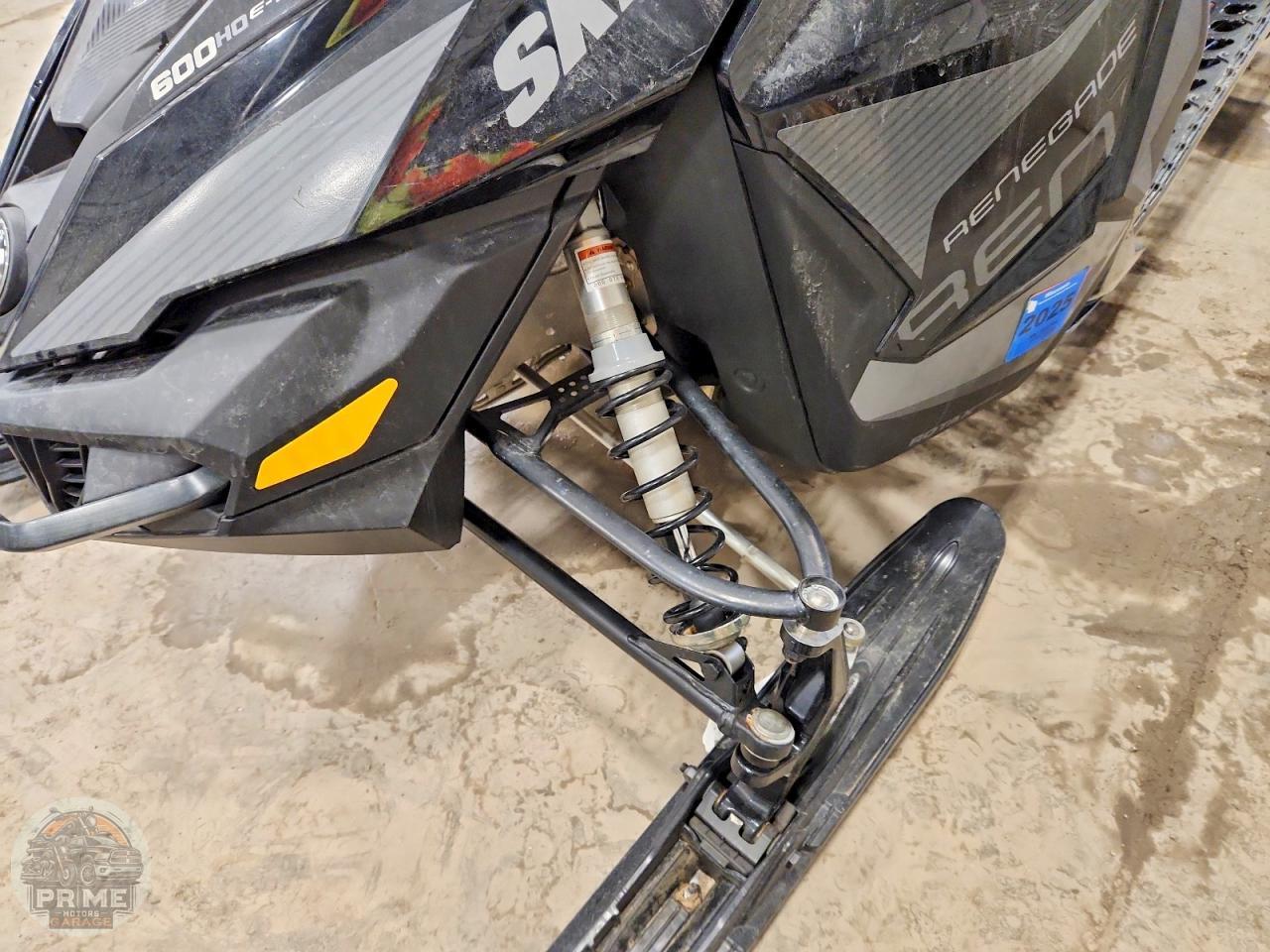 2017 SKI-DOO RENEGADE — фото 9