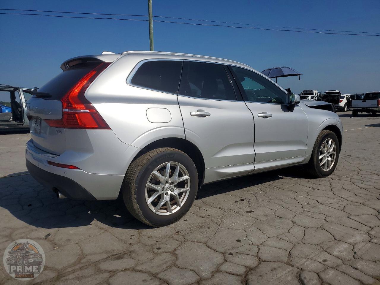 2021 VOLVO XC60 — фото 3