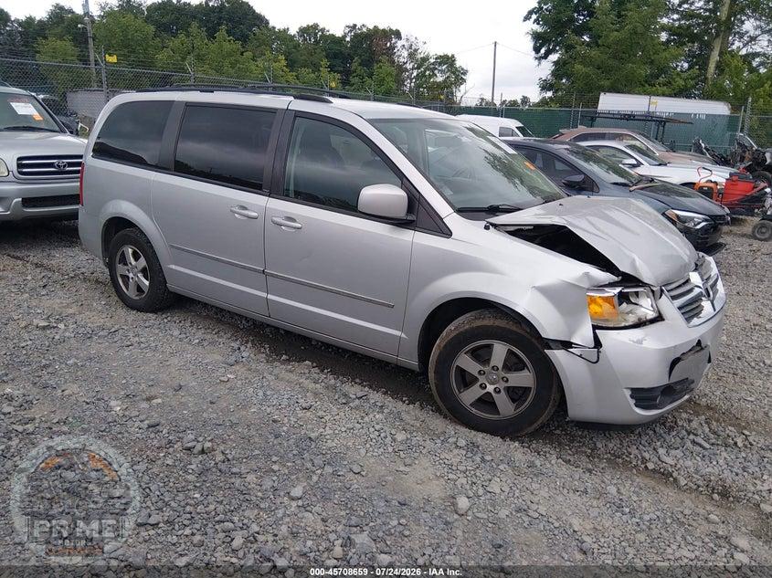 2010 DODGE GRAND CARAVAN SXT — фото 1