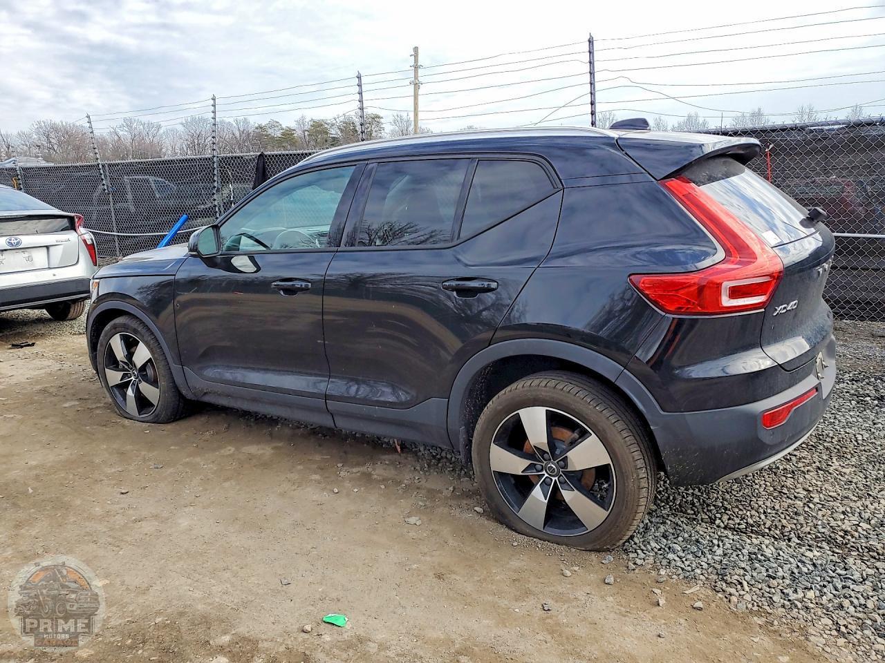 2020 VOLVO XC40 — фото 2