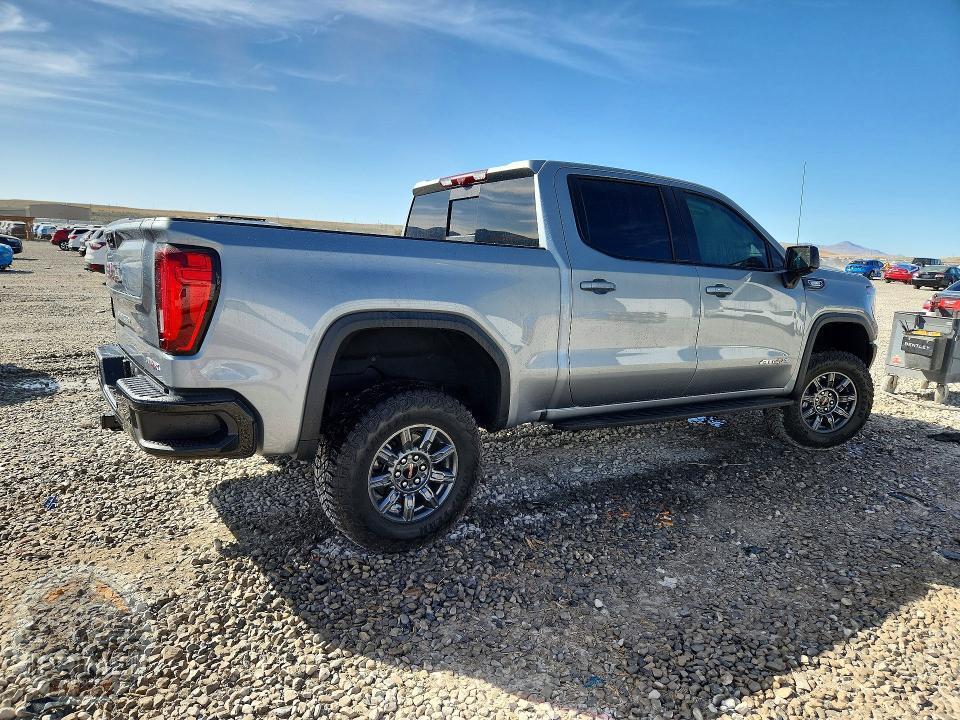 2026 GMC SIERRA — фото 3