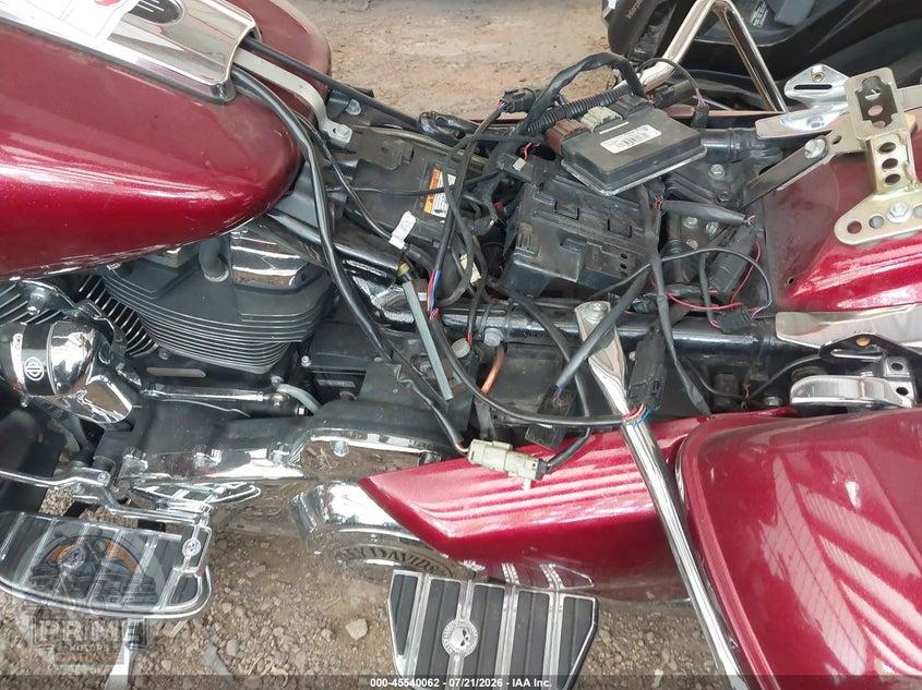 2018 HARLEY-DAVIDSON FLTRX (ROAD GLIDE, ROAD GLIDE CUSTOM) ROAD GLIDE — фото 17