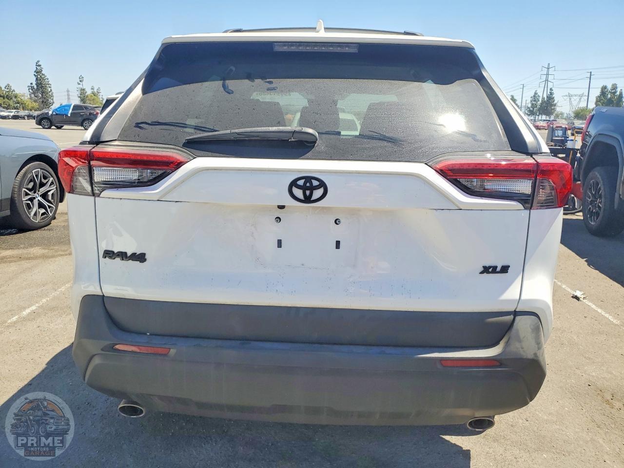 2020 TOYOTA RAV4 — фото 6