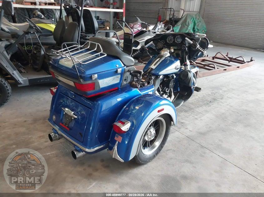 2010 HARLEY-DAVIDSON FLHTCUTG (TRI GLIDE ULTRA CLASSIC) — фото 4