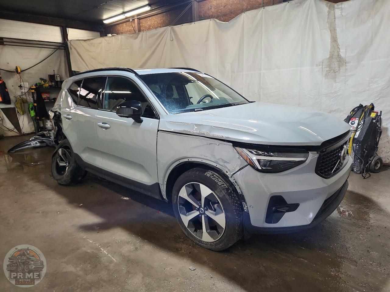 2024 VOLVO XC40 — фото 4