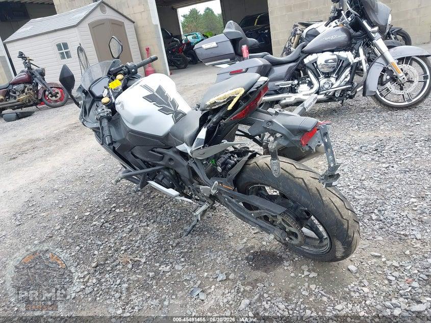 2025 KAWASAKI ZX400 S — фото 3