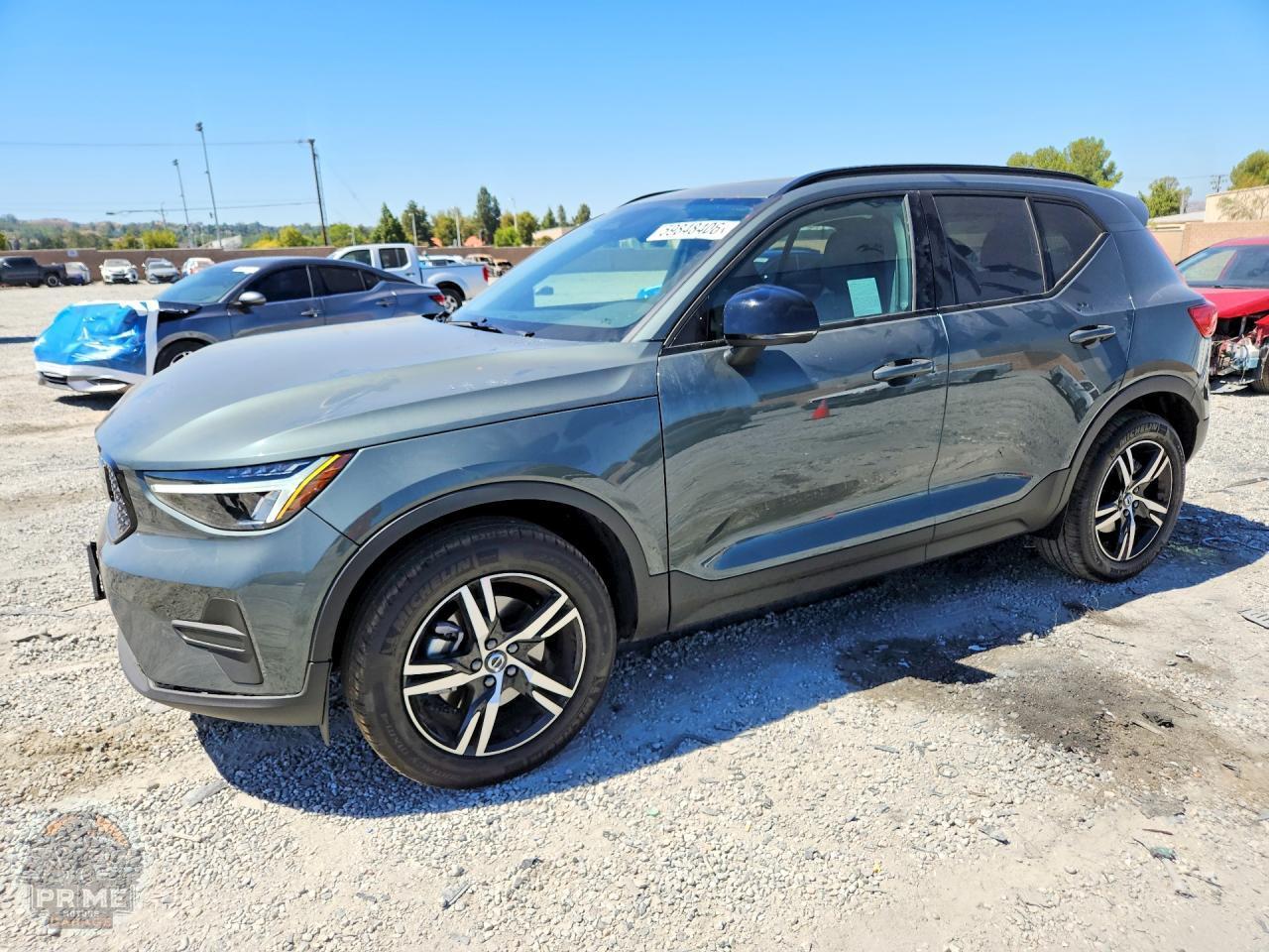 2026 VOLVO XC40 — фото 1