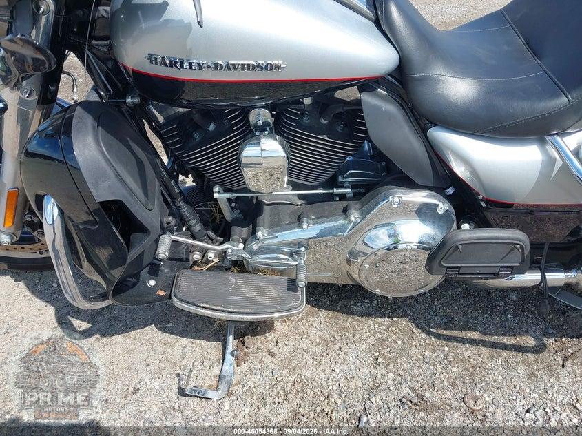 2015 HARLEY-DAVIDSON FLHTKL (ULTRA LIMITED LOW) ULTRA LIMITED LOW — фото 9