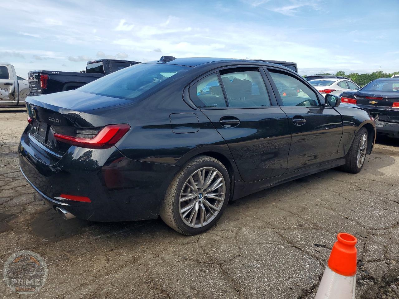 2023 BMW 3 SERIES — фото 2