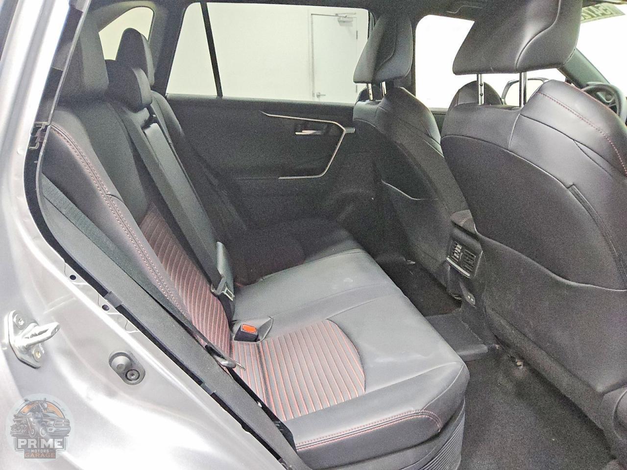 2025 TOYOTA RAV4 — фото 11