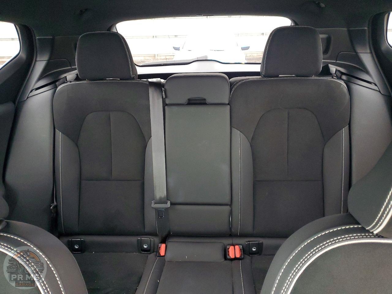 2024 VOLVO XC40 — фото 10