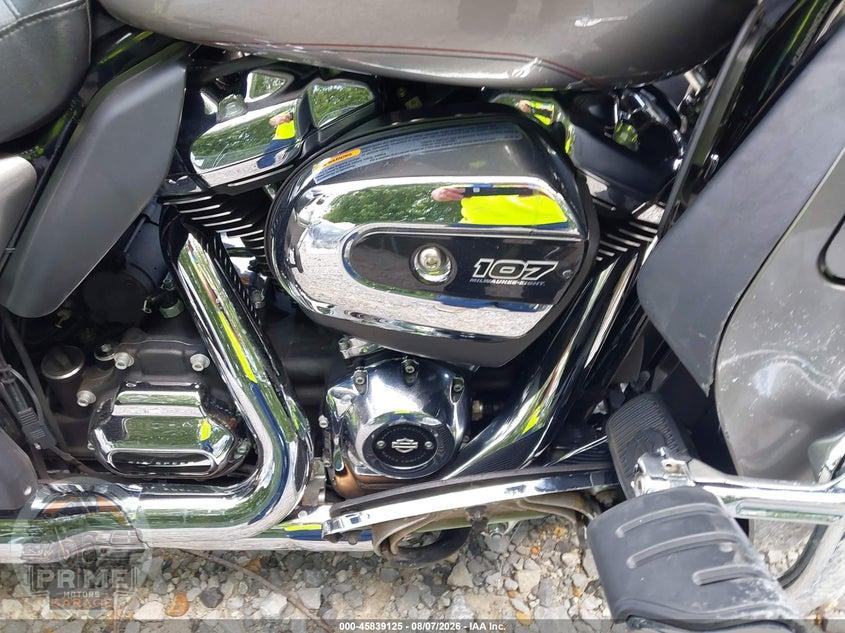 2017 HARLEY-DAVIDSON FLHTCU (ULTRA CLASSIC ELECTRA GLIDE) ULTRA CLASSIC ELECTRA GLD — фото 8