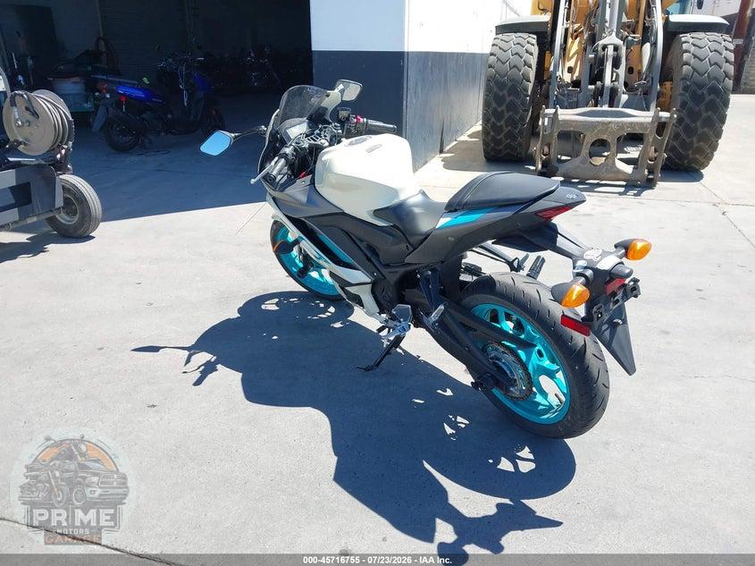 2024 YAMAHA YZFR3 A — фото 3