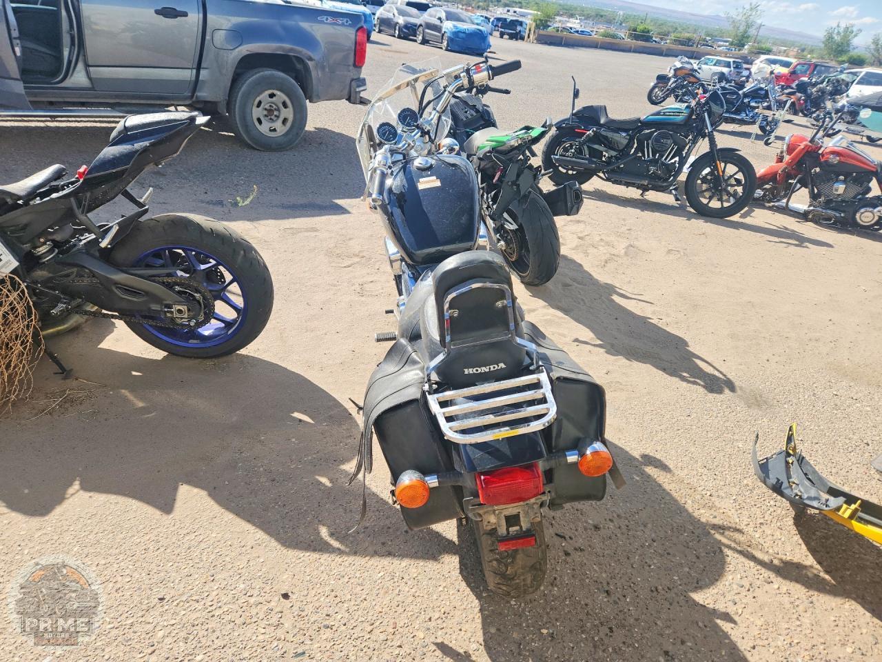 2001 HONDA VF750 — фото 4