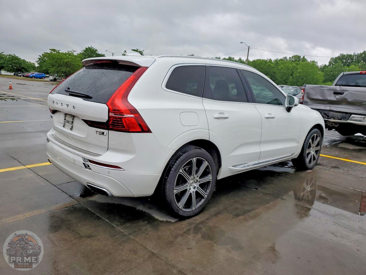 2021 VOLVO XC60 — фото 3