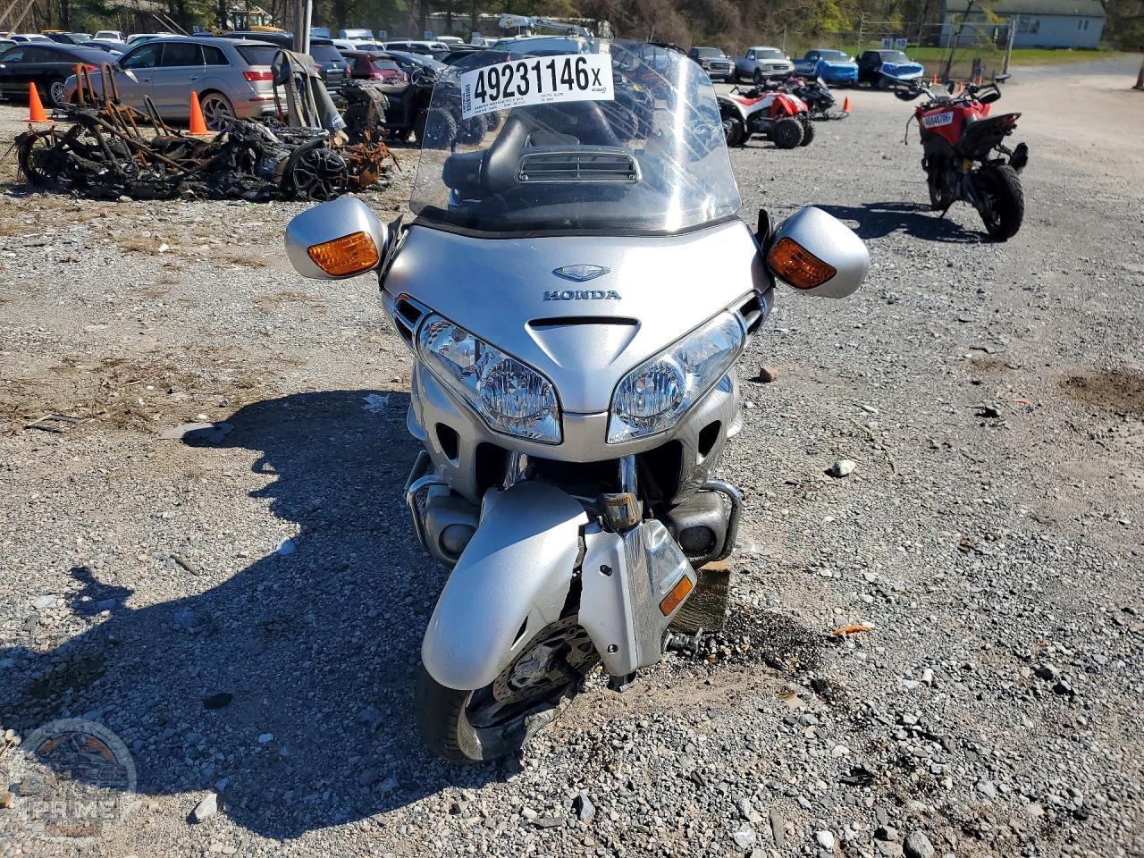 2005 HONDA GL1800 — фото 2