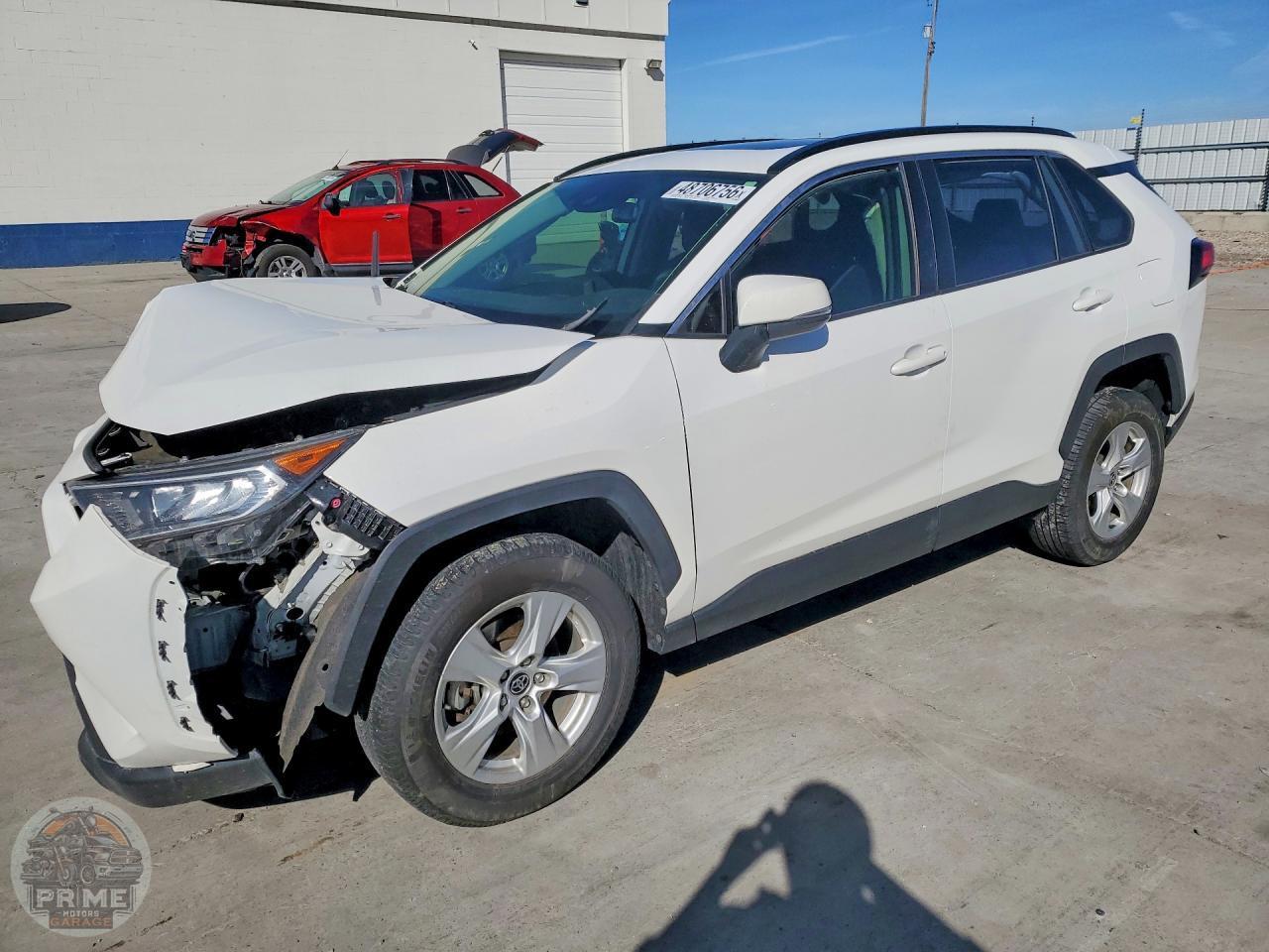 2020 TOYOTA RAV4 — фото 1