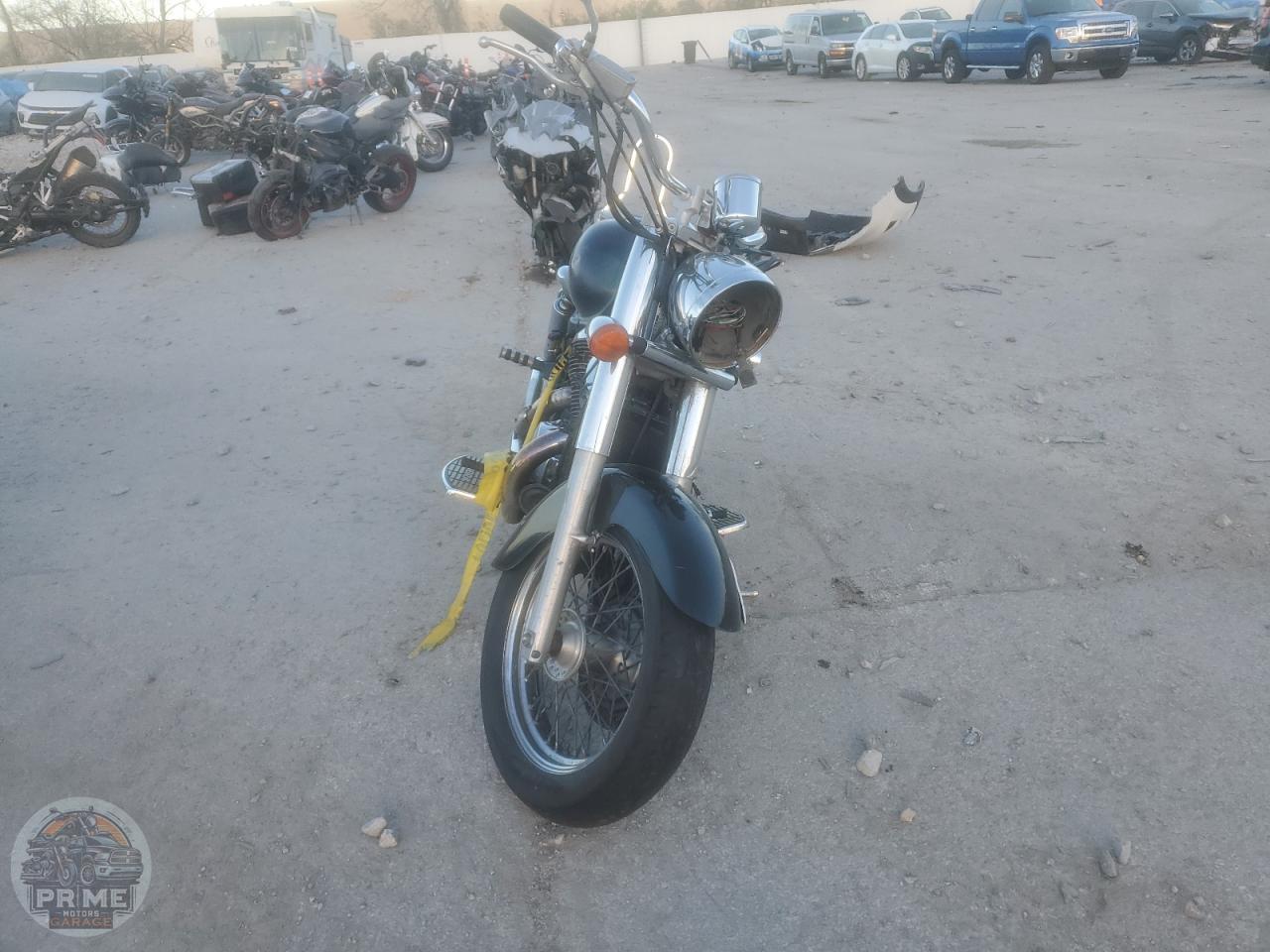 1998 HONDA VT750 — фото 2