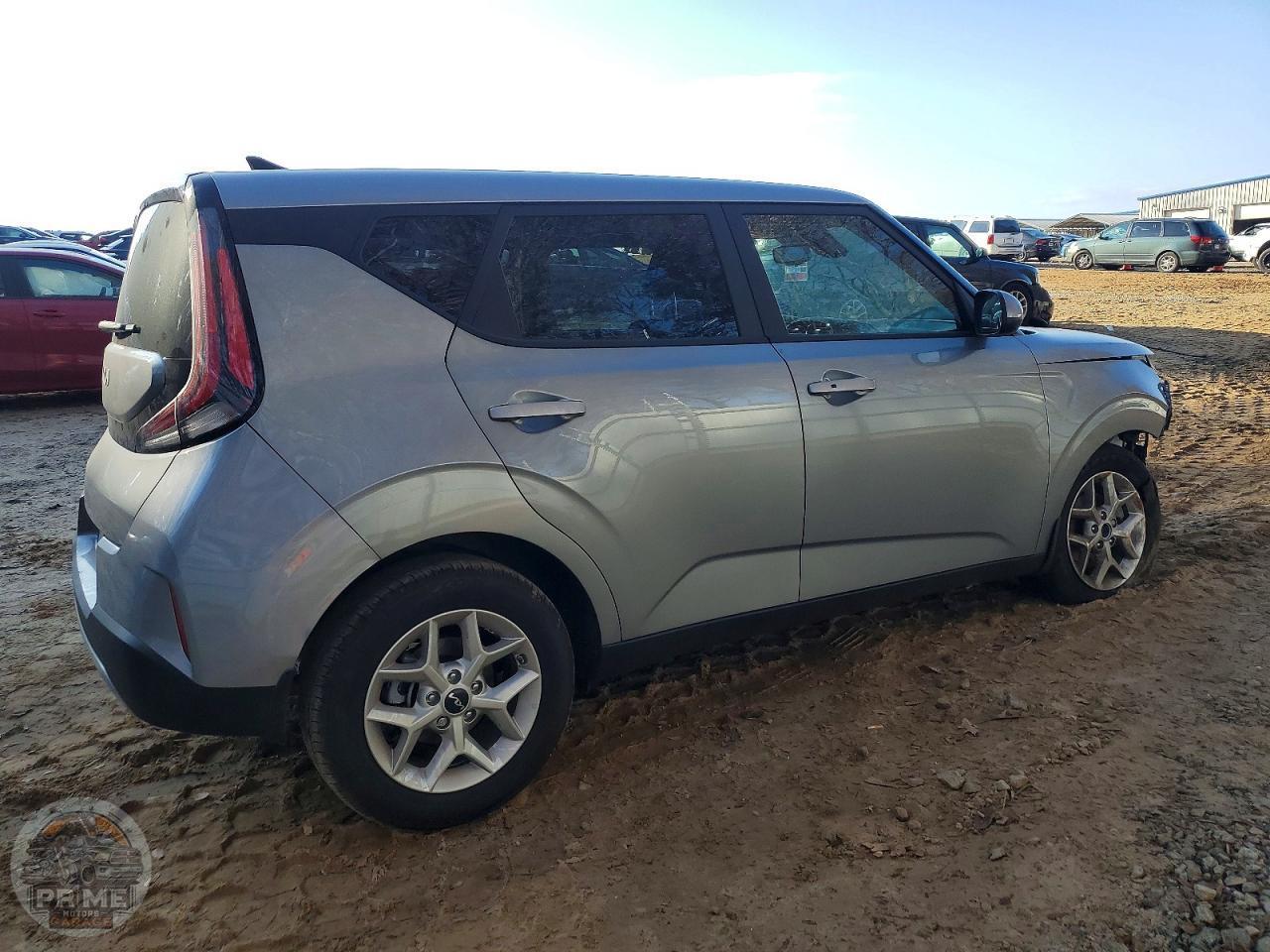 2025 KIA SOUL — фото 3